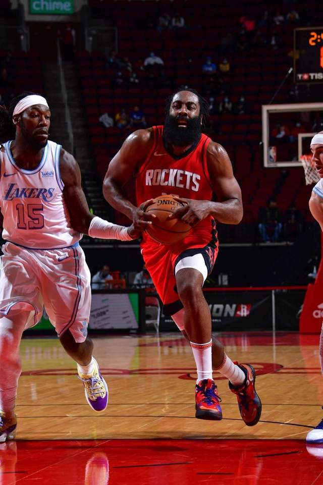 九游游戏中心官网-独行侠淘汰快船欧文赛后采访视频完整