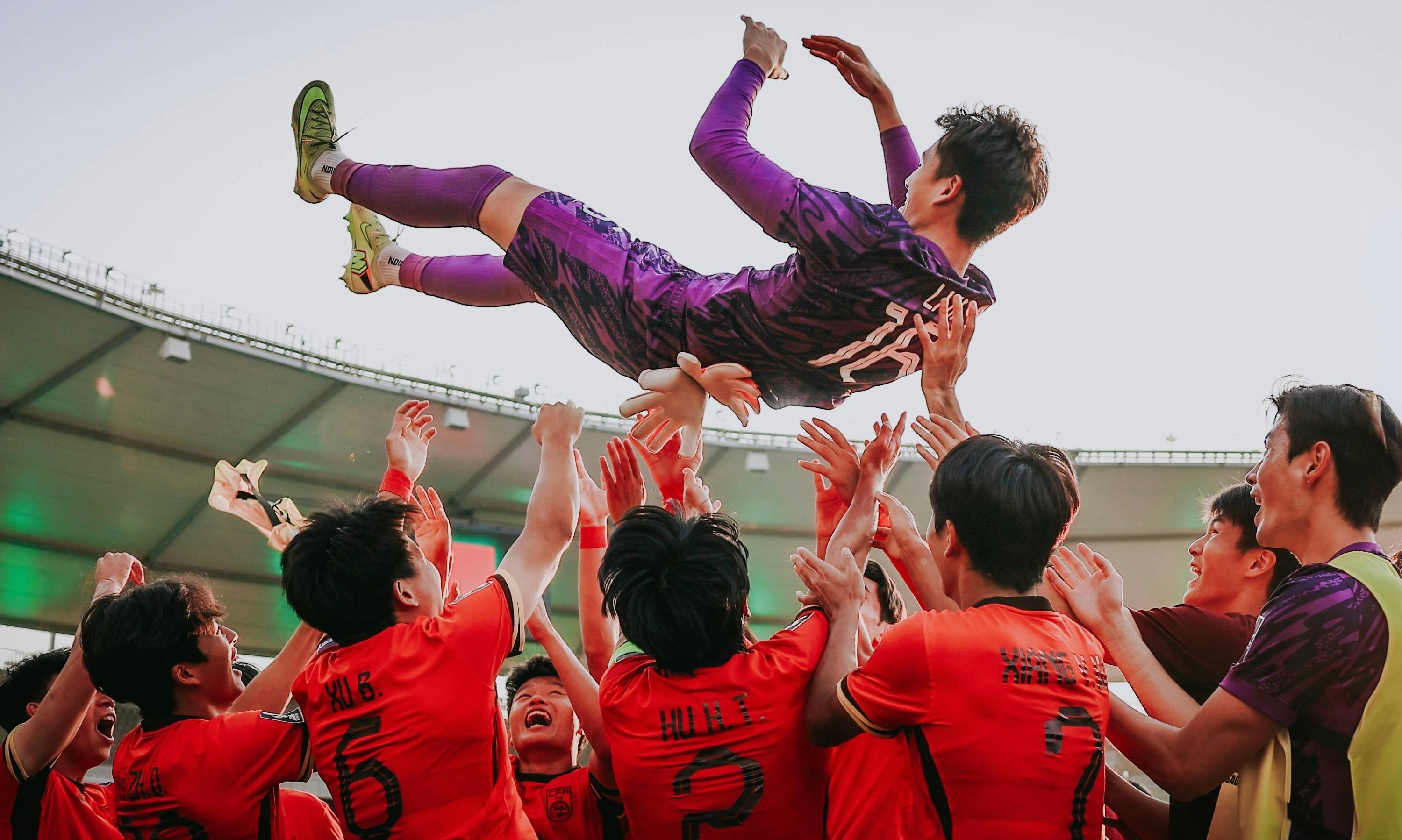 两支豪门球队在亚洲足联赛场上交手的是谁